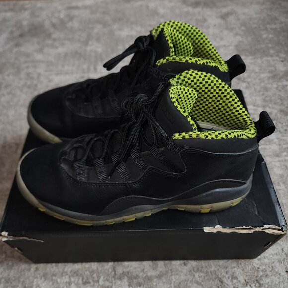 7W Air Jordan 10 Retro Sneakers (5.5Y) - Picture 2 of 6